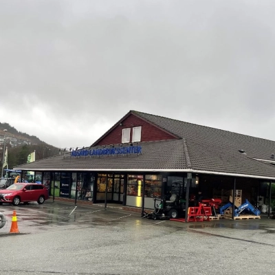 Åpningstider